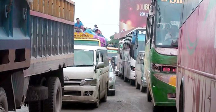 Long traffic jam reported from Bangabandhu Setu